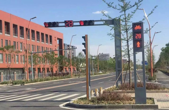 交通信號(hào)燈、燈桿廠家